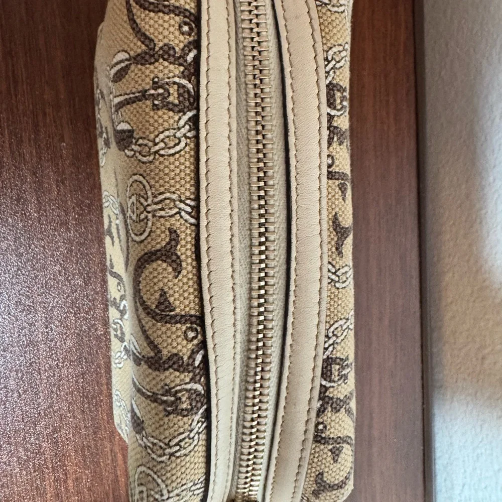 Gucci Anchor & Whale Cosmetic Pouch - Picture 9 of 11